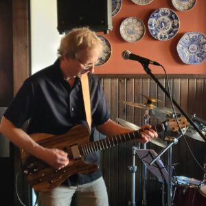 Rockhouse Band Guitarist - Ian