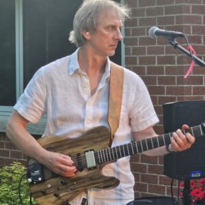 Guitarist - Ian Chamberlin